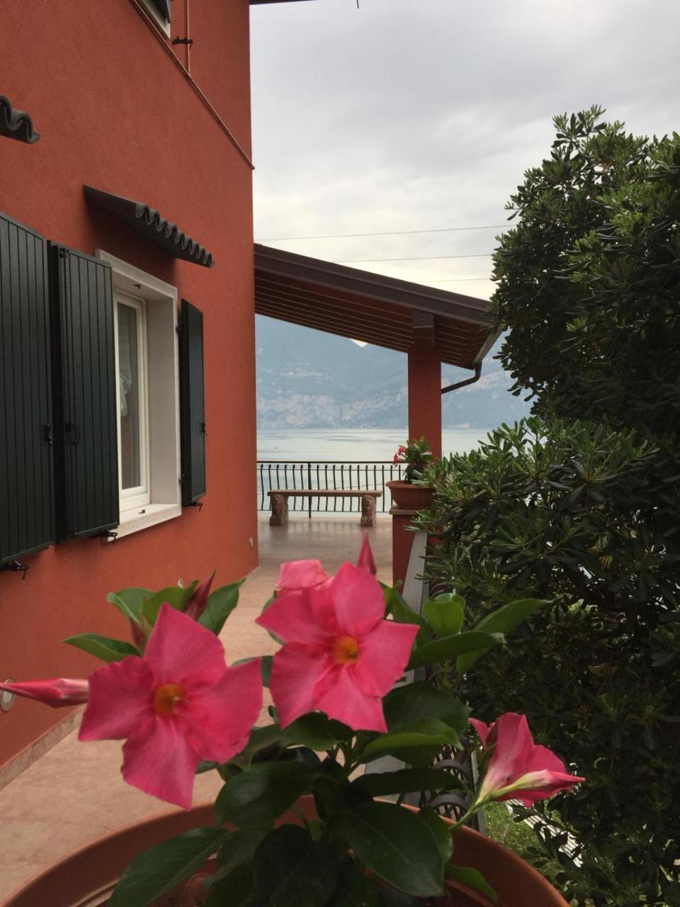 B&B Lil Brenzone sul Garda Luaran gambar