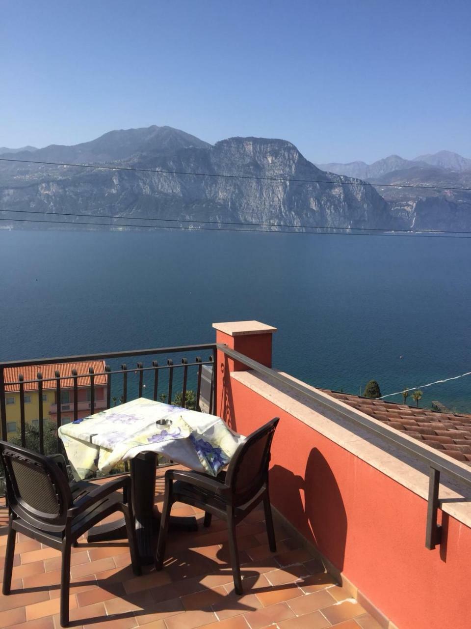 B&B Lil Brenzone sul Garda Luaran gambar