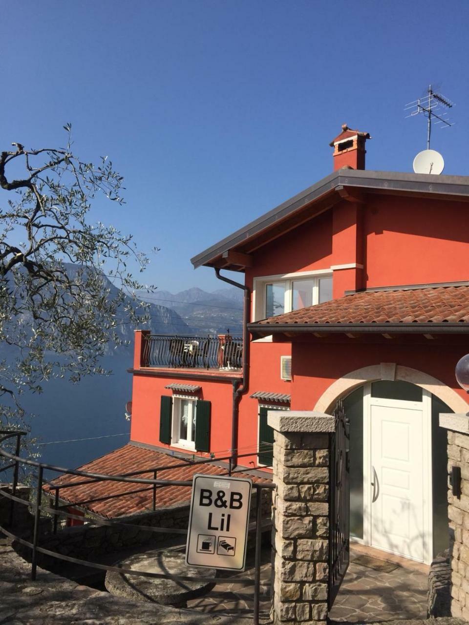 B&B Lil Brenzone sul Garda Luaran gambar